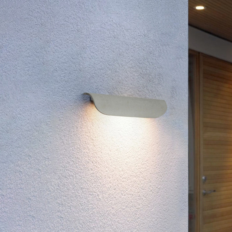 Astoria - Innovative Wasserdichte Gebogene Außenwandleuchte für eine Schlichte und Funktionale Beleuchtung