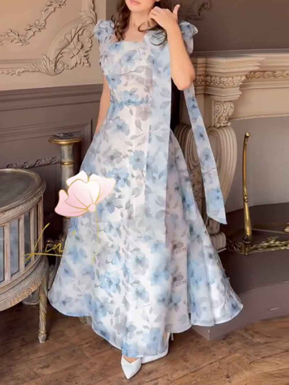 Elegantes eng anliegendes Kleid mit Druck und Puffärmeln für einen schicken Look