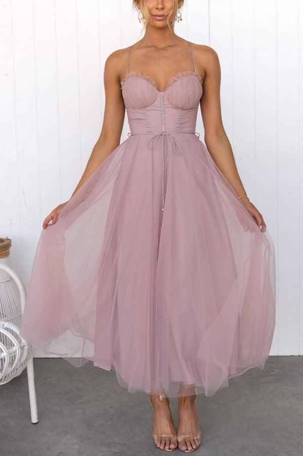 Elegantes Maxikleid aus Chiffon mit Trägern für eine moderne Prinzessinnenparty