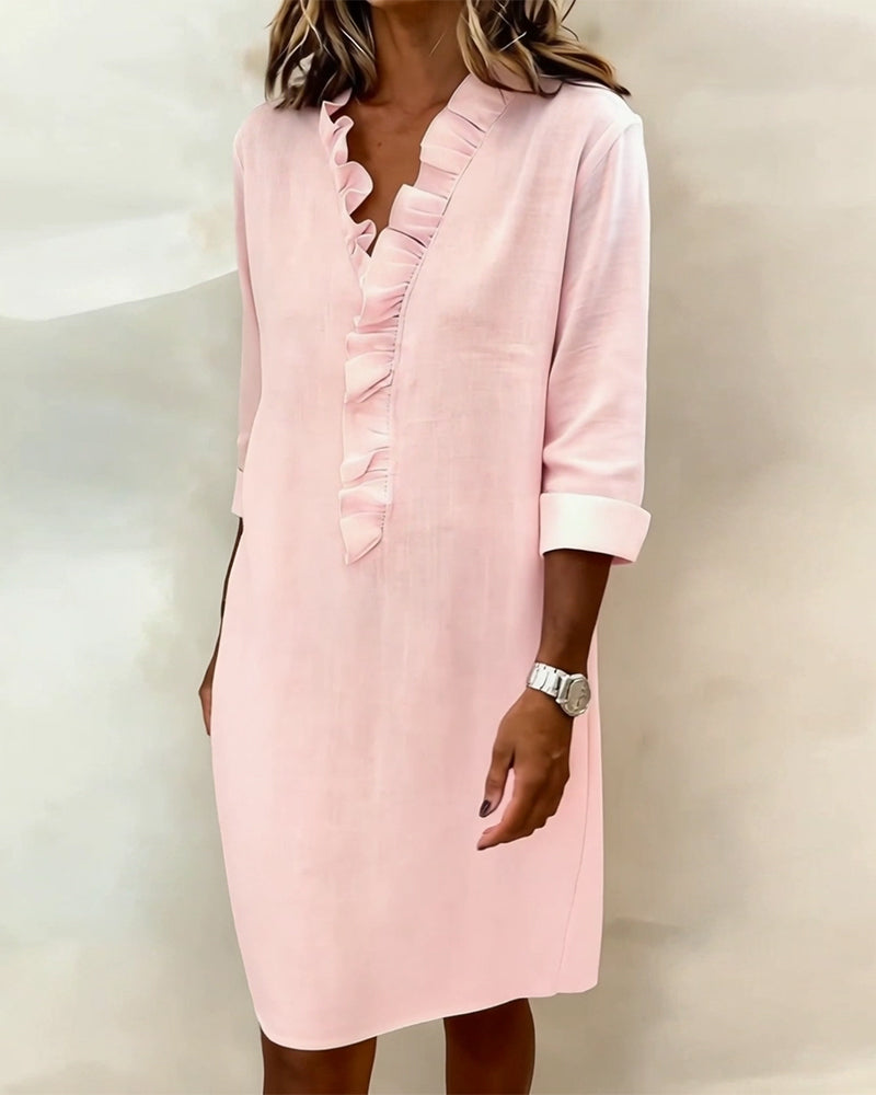 Sommerkleid mit V-Ausschnitt, Rüschen und Leinen-Baumwolle