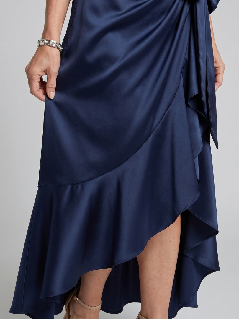 Honora | Neckholder-Wickelkleid mit asymmetrischem Saum