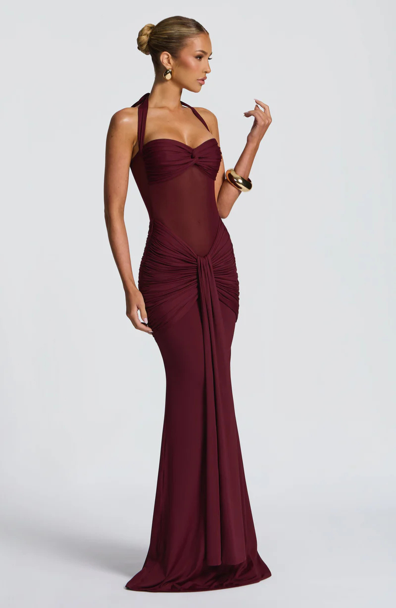 Sirenen-Sanduhr-Abendkleid — Betörende Silhouette, Zeitloser Glamour