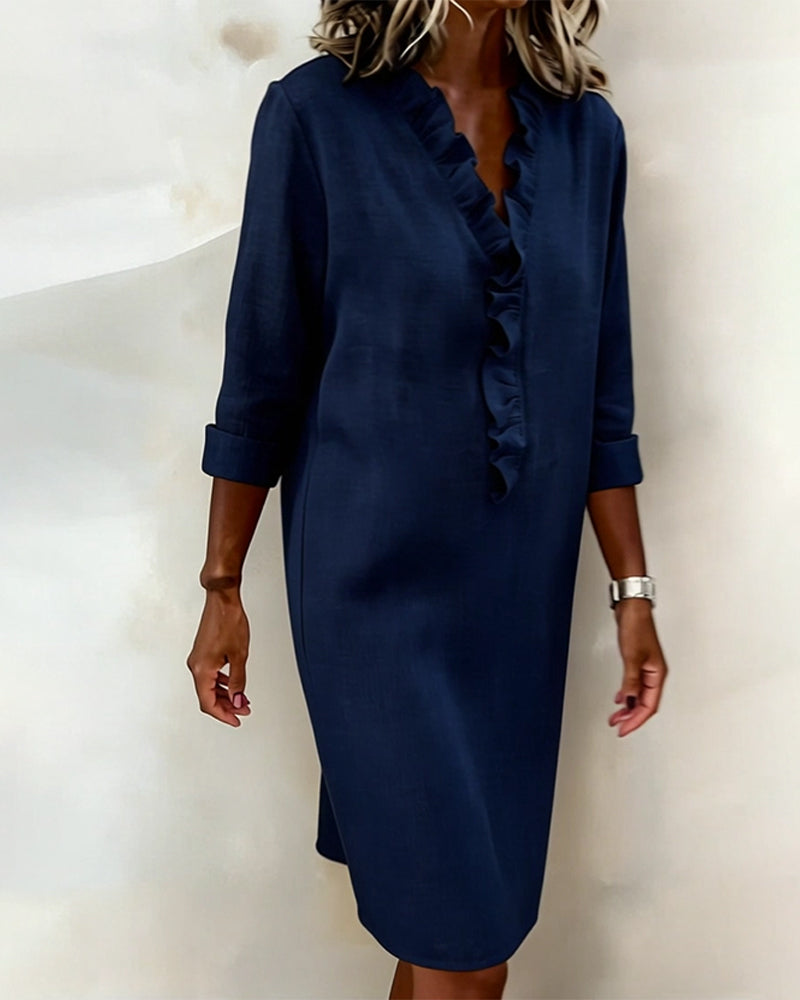 Sommerkleid mit V-Ausschnitt, Rüschen und Leinen-Baumwolle