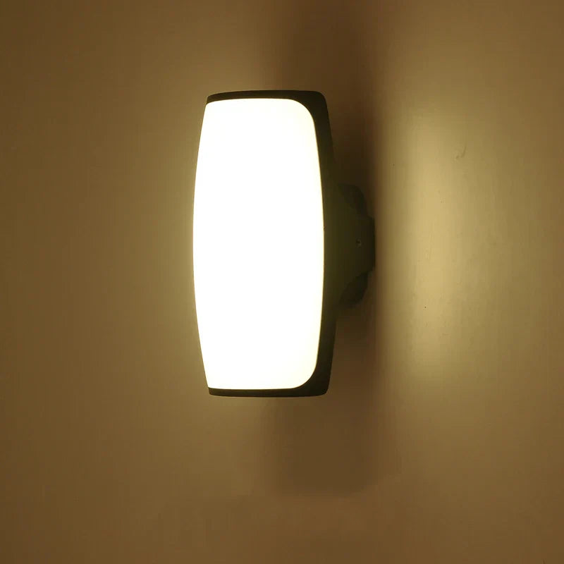 Astyra - Moderne schwarze Außenwandlampe mit LED und IP65 Wasserdichtigkeit
