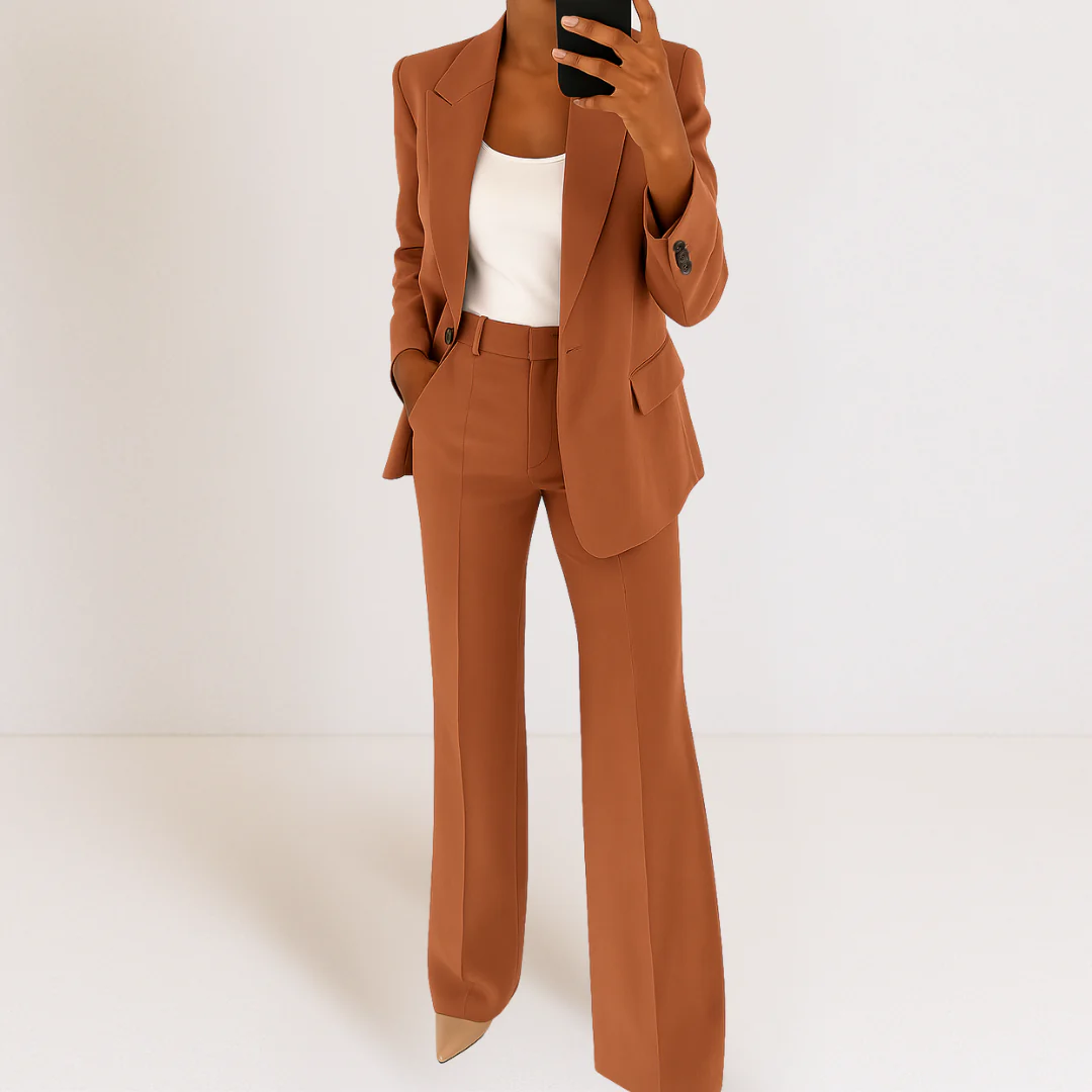 Modekate Kleidung mit eleganter Blazer und kühnen Streifenakzenten