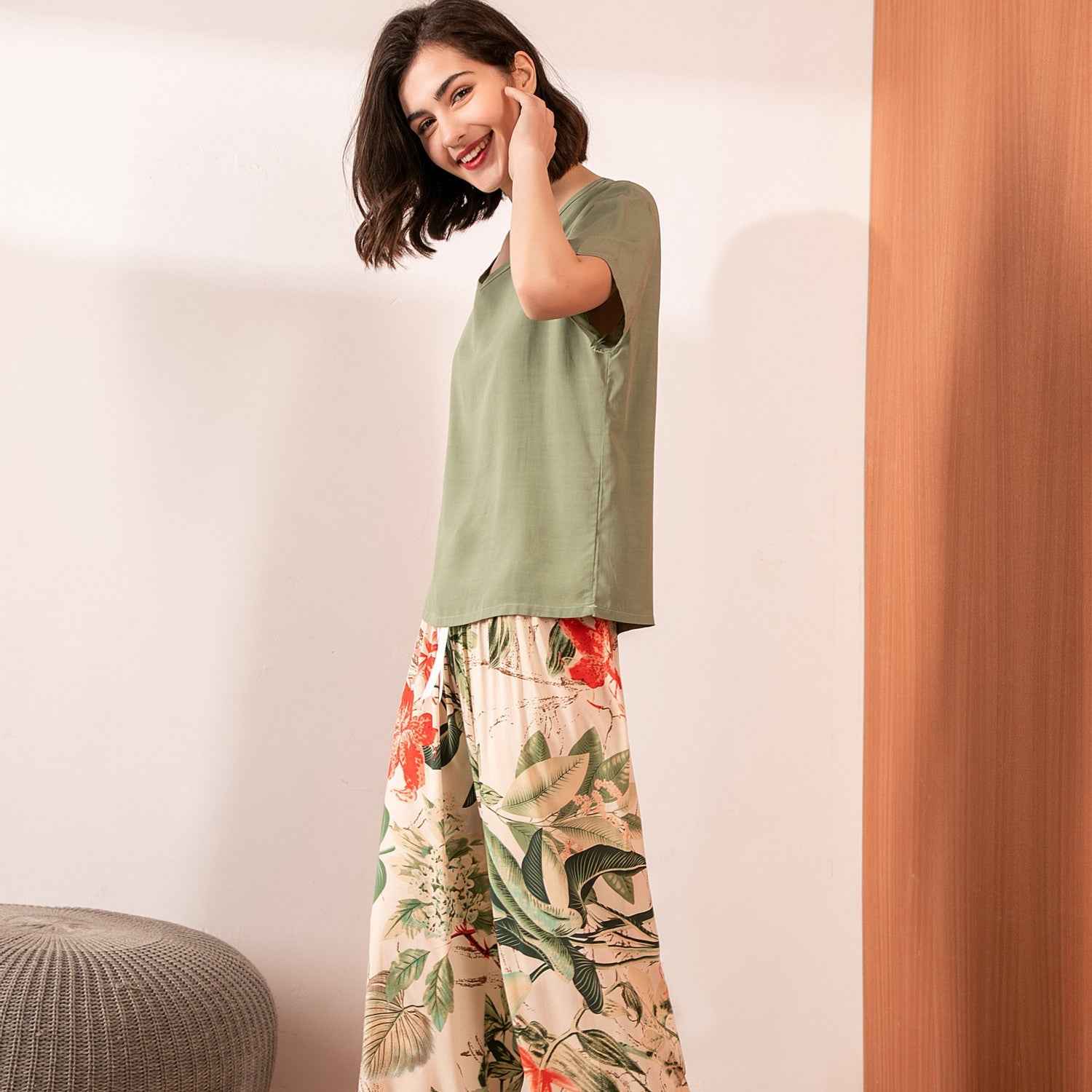 Bequemes und elegantes Wetsschutz: Sommer-Crépe-Baumwoll-Pyjama-Set