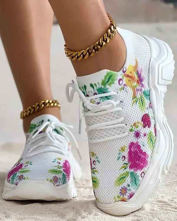 Atmungsaktive Sneaker mit Schnürung und frischem Blumenmuster für ganztägigen Tragekomfort