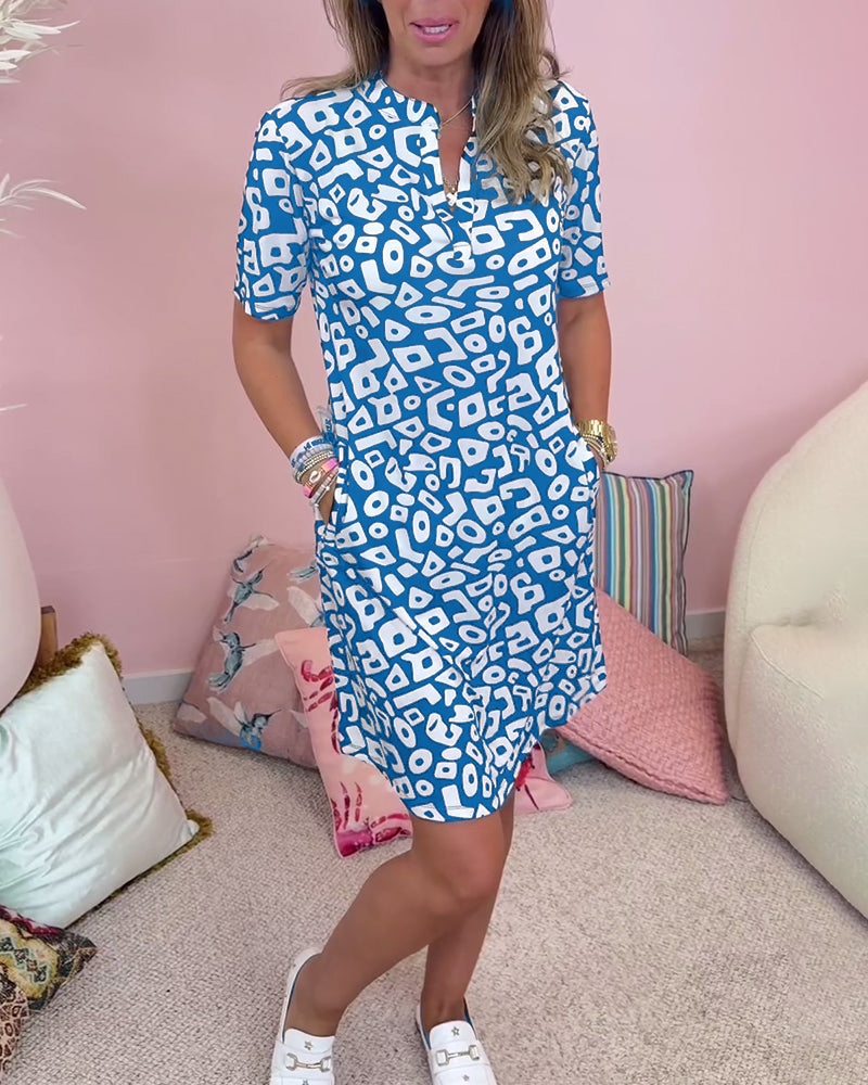 Bequeme und stilvolle Kleid mit V-Achsel und trendy bedruckten Taschen