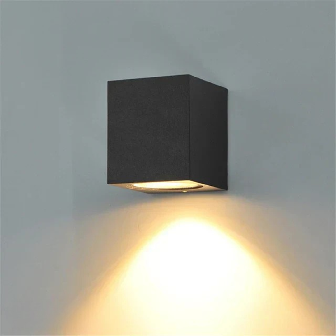 Seralyn Moderne Schwarze Außenwandlampe mit Energiesparender LED-Beleuchtung
