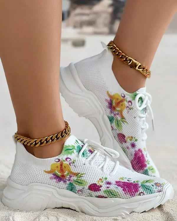 Atmungsaktive Sneaker mit Schnürung und frischem Blumenmuster für ganztägigen Tragekomfort