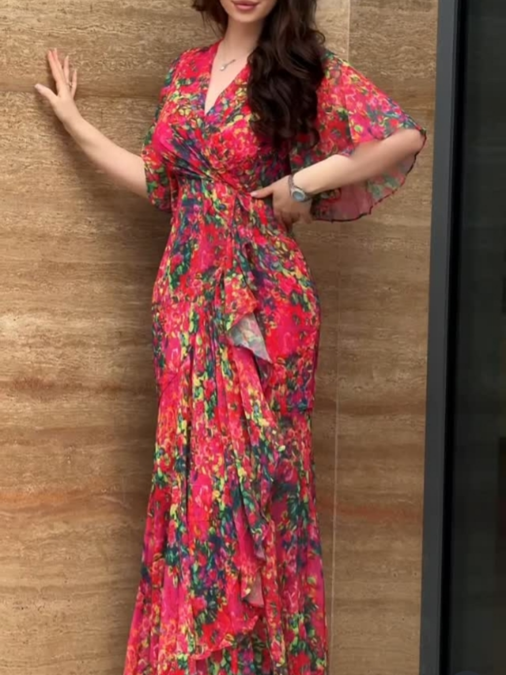 Chiffon-Kleid mit V-Ausschnitt, elegantem Druck und weitem Arm