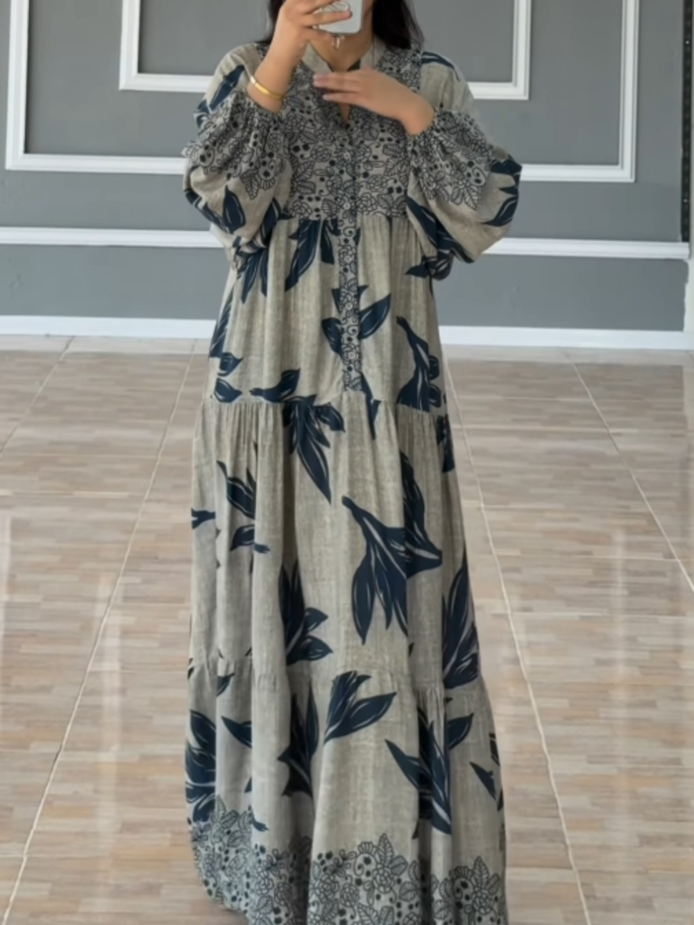 Lässiges Kleid mit Lanternärmeln und Druck für einen trendigen Stil