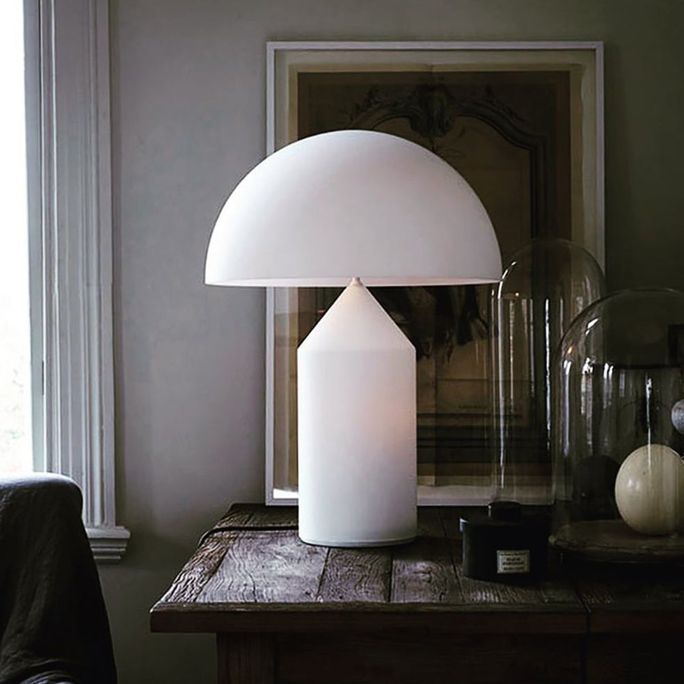 Moderne Tischlampe aus Metall – Langlebige Eleganz und energieeffiziente Beleuchtung