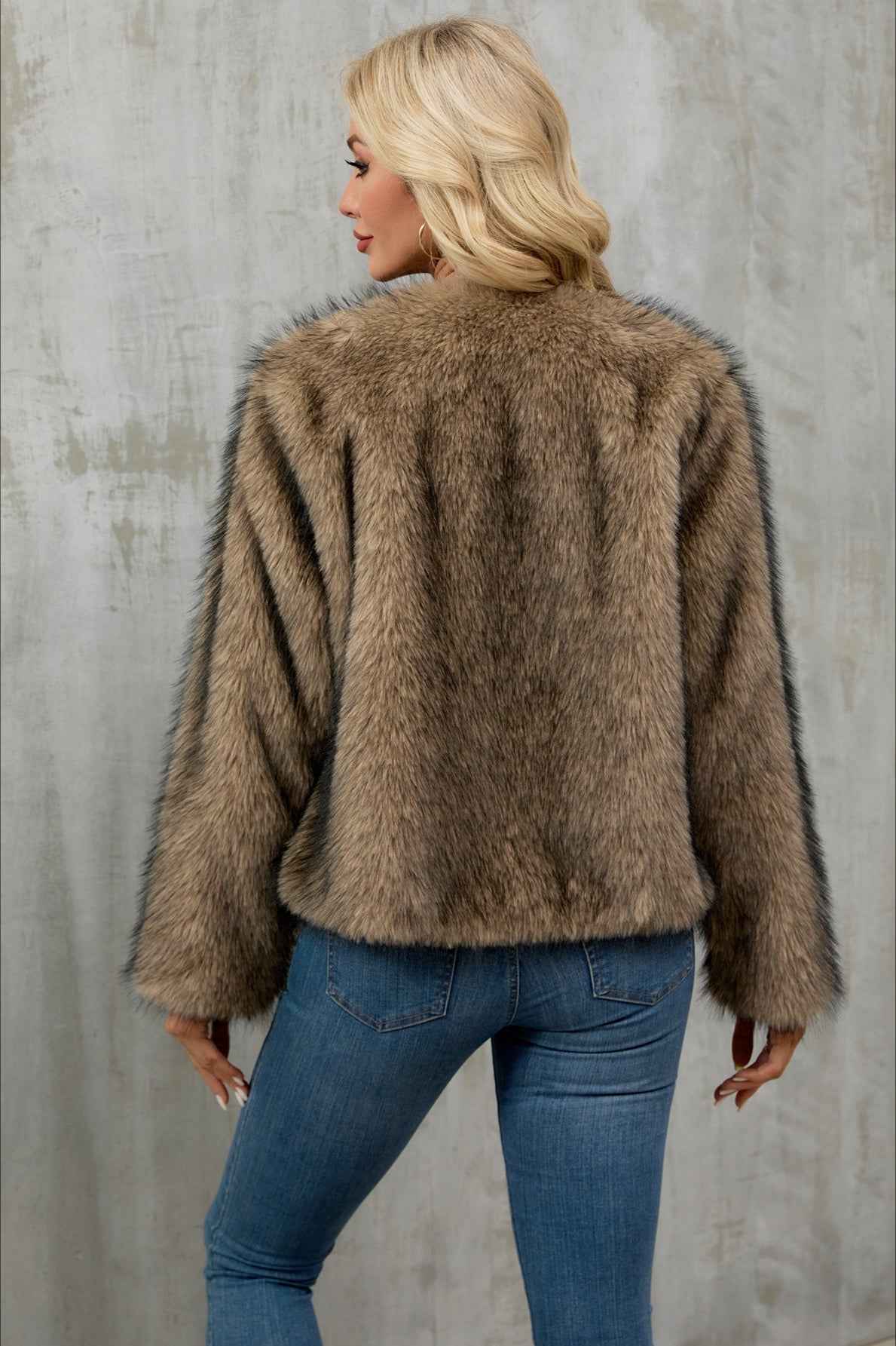 Kurzer Plüsch-Cardigan mit kurzem Flausch für einen gemütlichen und trendigen Look