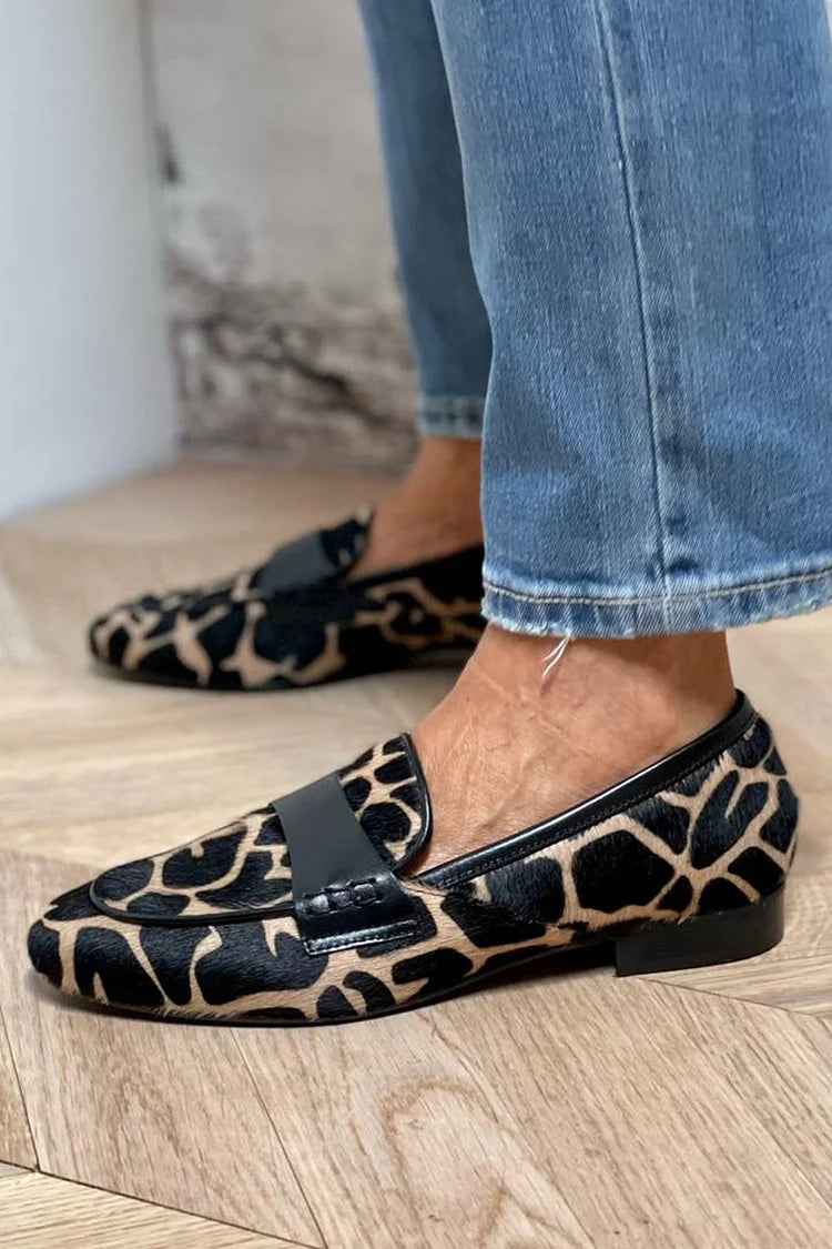 Sophisticated Animal-Print Loafer with Elegant Detailing