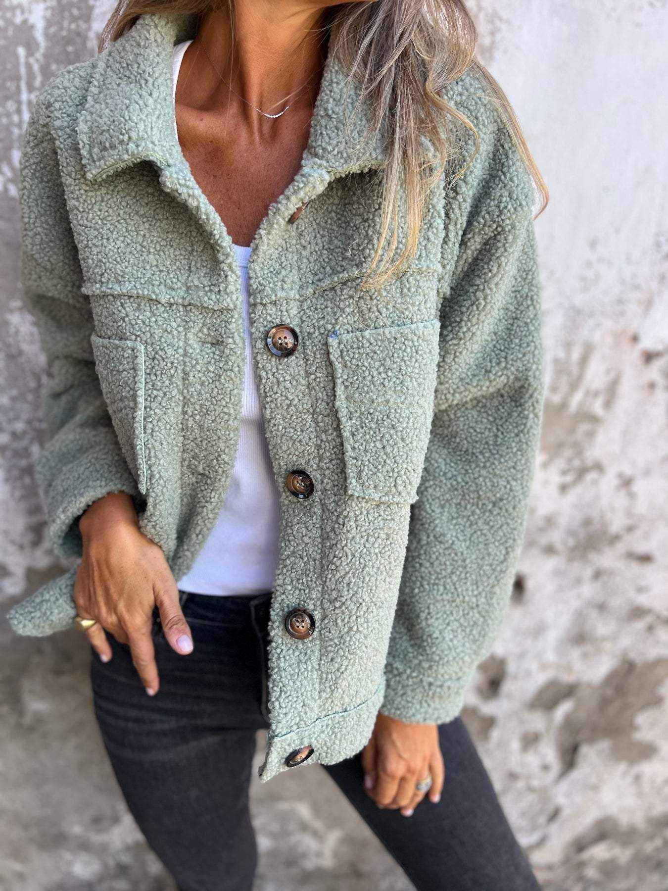 Vaine - elegante, gemütliche Herbstjacke für Wärme und Stil