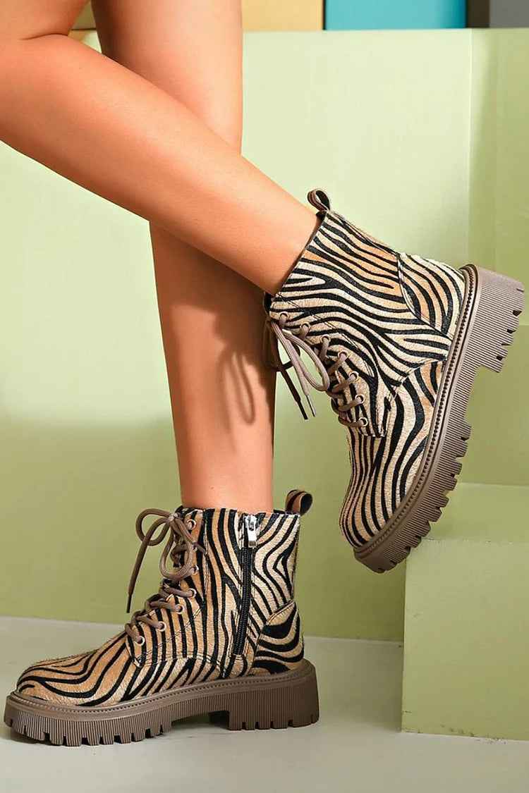 Trendige Schnürstiefel mit Zebra-Muster