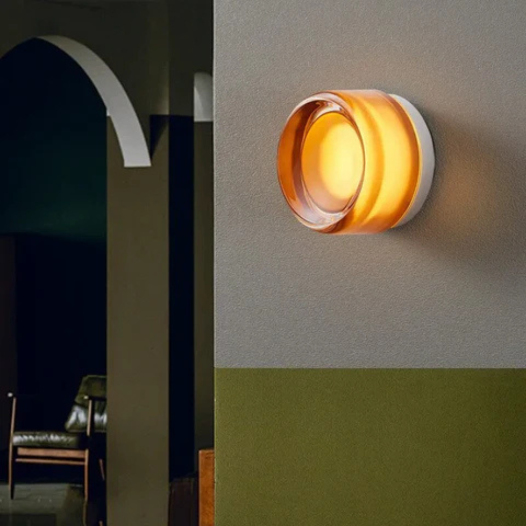 Luxe Gleam Wandlampe - Elegante Innenbeleuchtung für eine stilvolle Atmosphäre