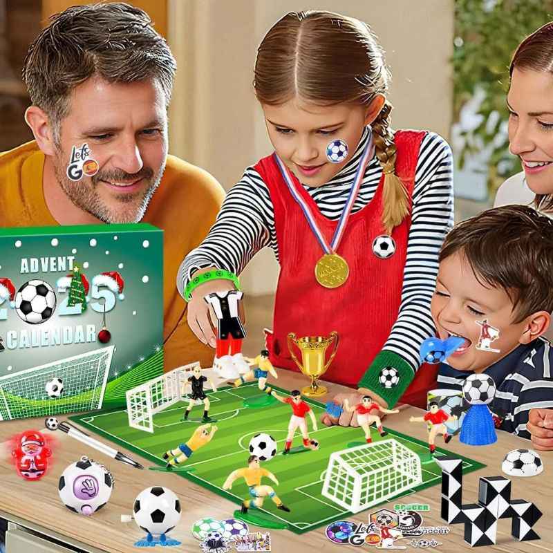 GiftKick – Fußball Adventskalender mit Weihnachtsspielzeug & Geschenkidee für Fußballliebhaber