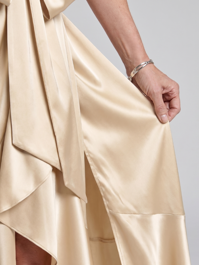 Honora | Neckholder-Wickelkleid mit asymmetrischem Saum