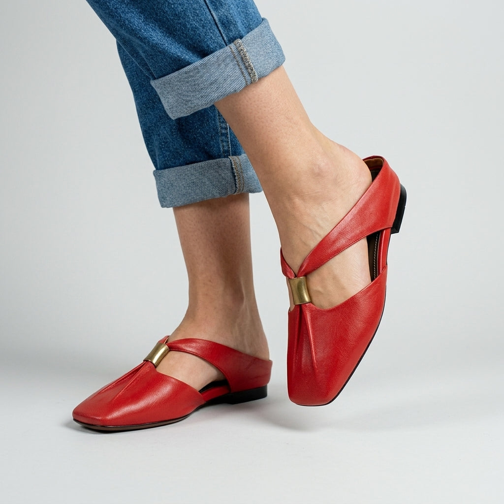 Leder-Pantolette Flach mit T-Bar und eckiger Zehenpartie