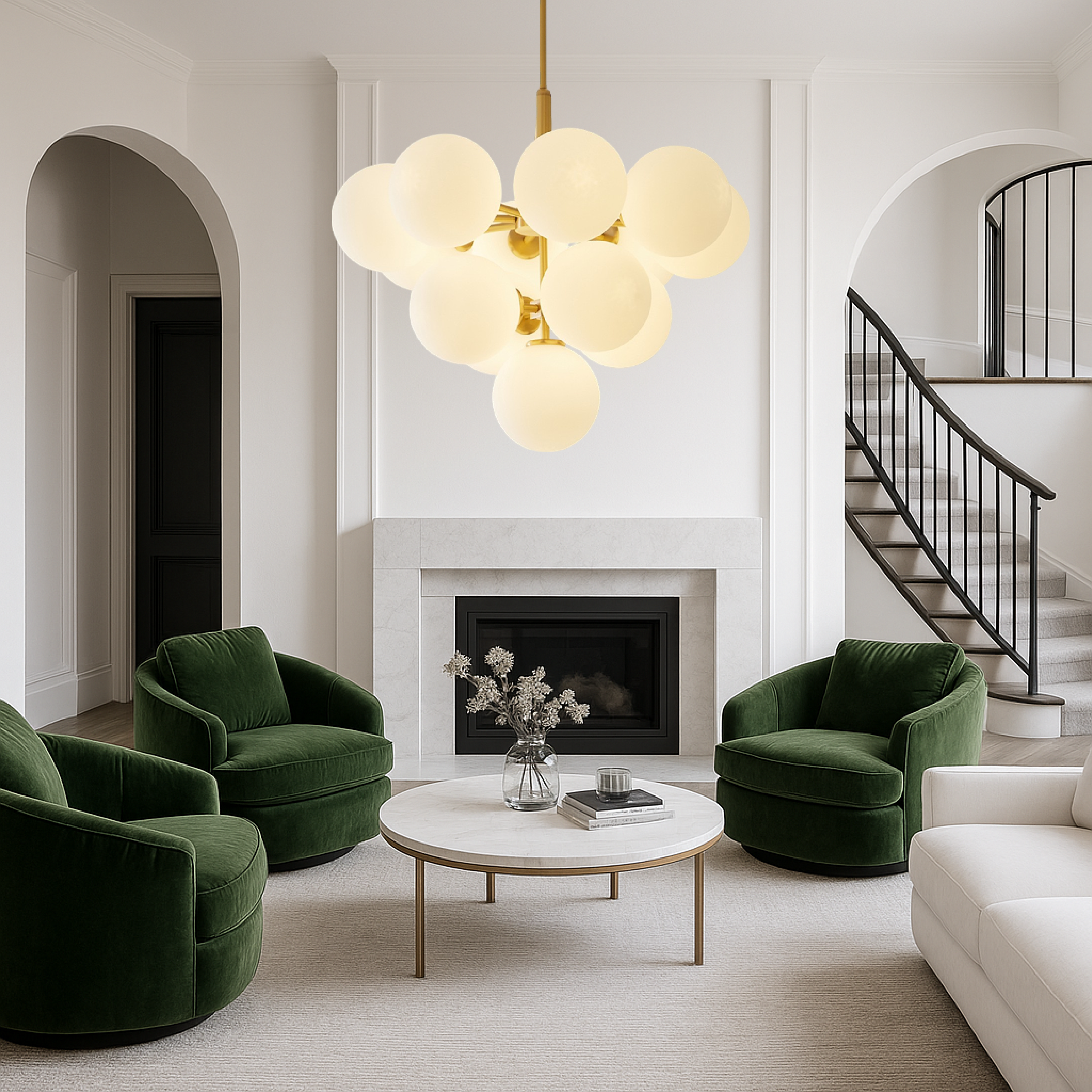 Auralith - Elegante skandinavische Kronleuchter mit Glaskugeln für eine luxuriöse Atmosphäre