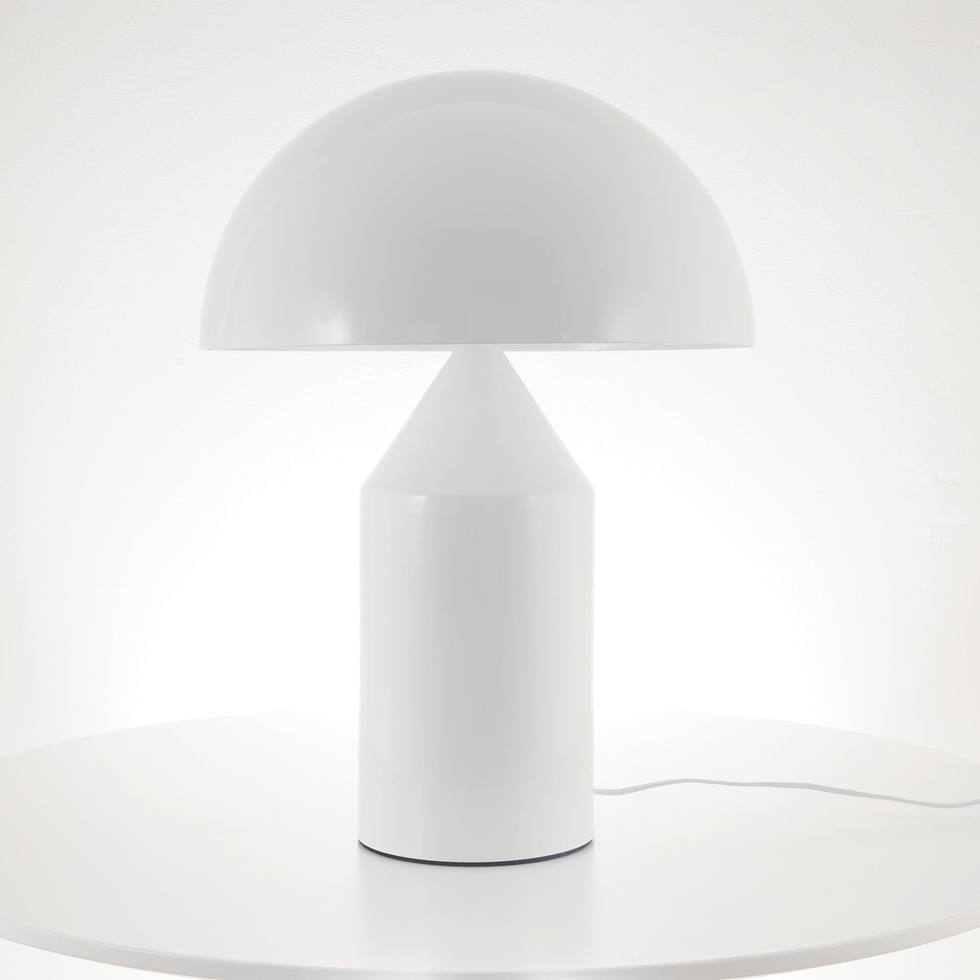 Moderne Tischlampe aus Metall – Langlebige Eleganz und energieeffiziente Beleuchtung