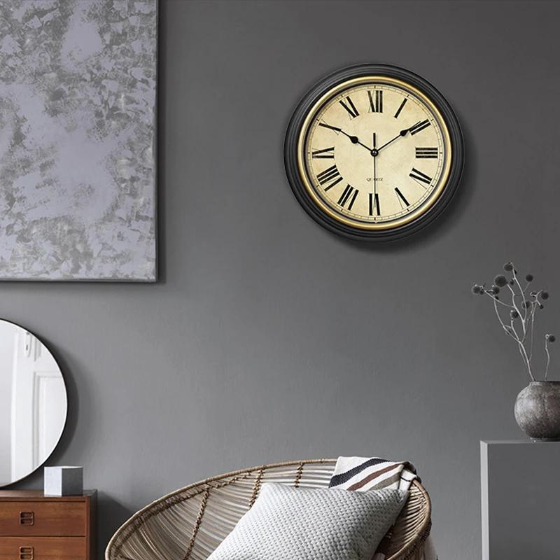 Wanduhr aus braunem Holz TimelessWood – Elegant Design und dauerhaft klassischer Charme