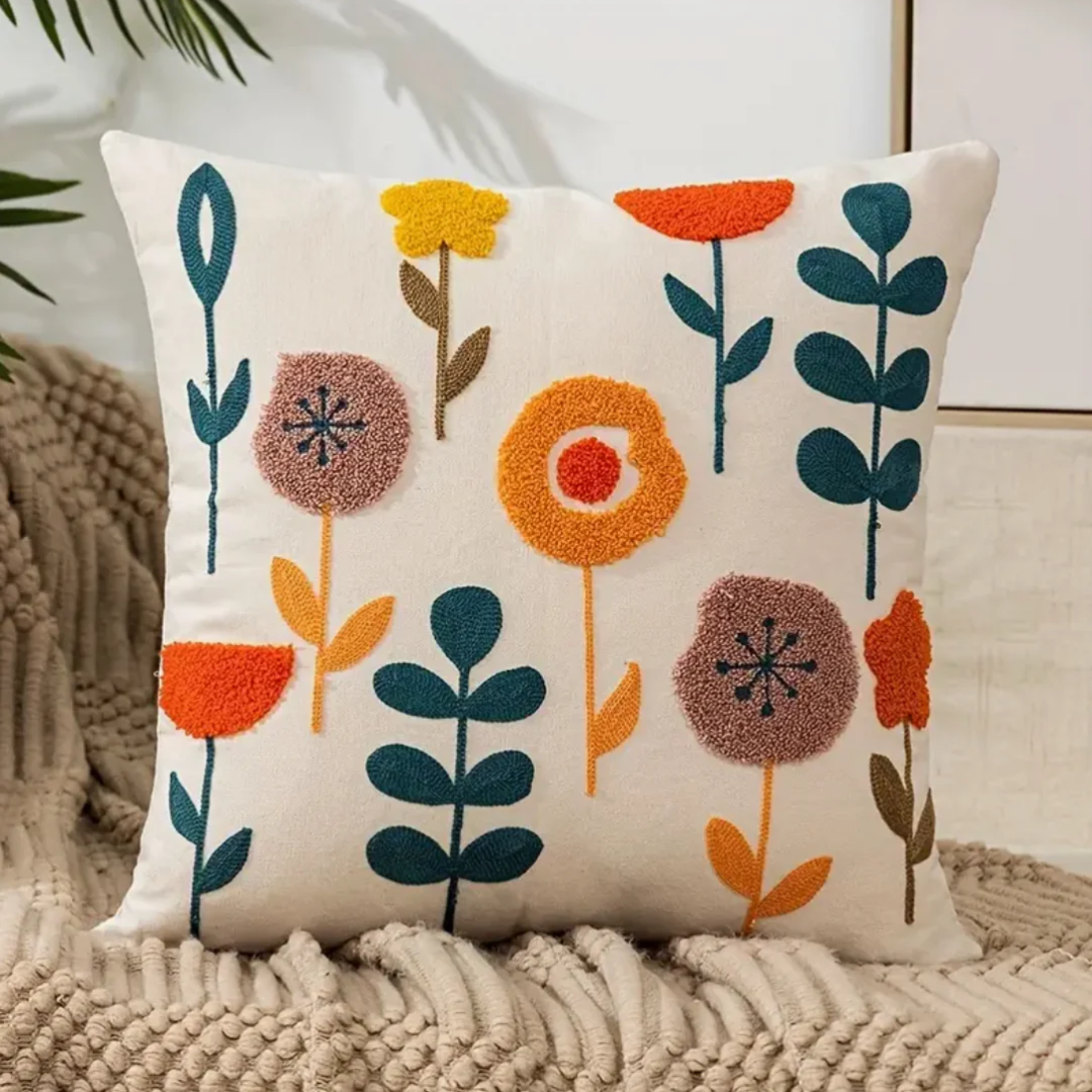 Loxi - Elegantes Dekokissen mit Frischem Blumenmuster für eine Warme Atmosphäre