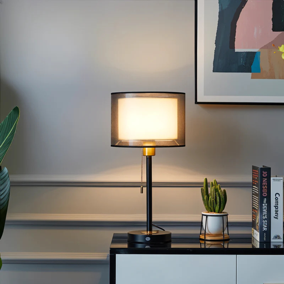 Lumis - Elegante Tischlampe mit luxuriöser doppelter Stoffschirm für eine warme Atmosphäre