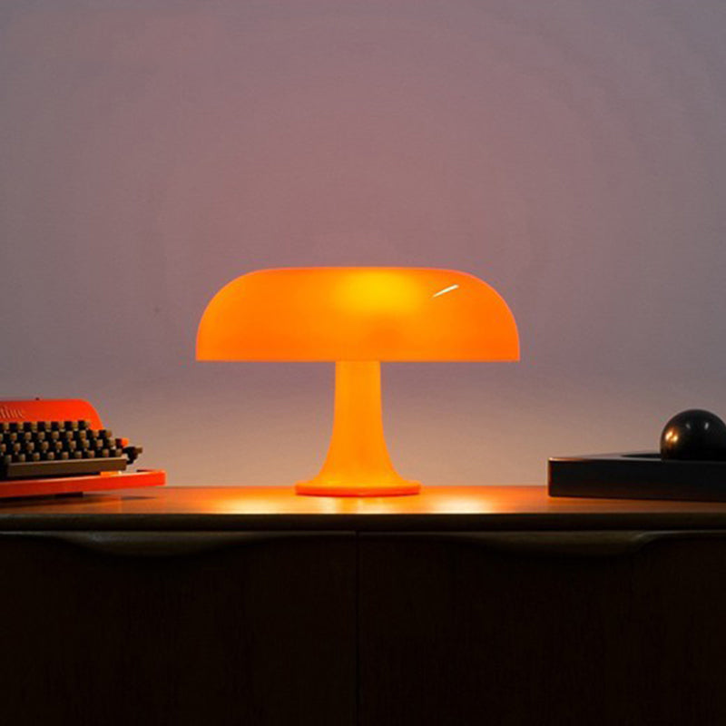 Moderne LED-Tischlampe mit Pilzdesign und Dimmer für die perfekte Atmosphäre