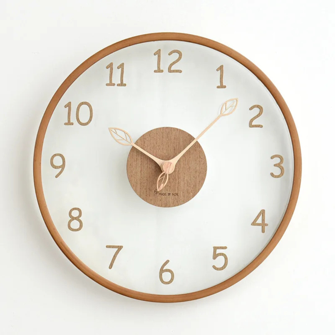 Metron - Elegante Holz-Wanduhr mit Glaskonzept für stimmungsvolle Innenräume