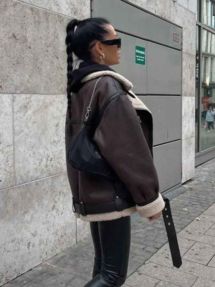 Marta | Eleganter trendiger Wintermantel mit langen Ärmeln für Frauen