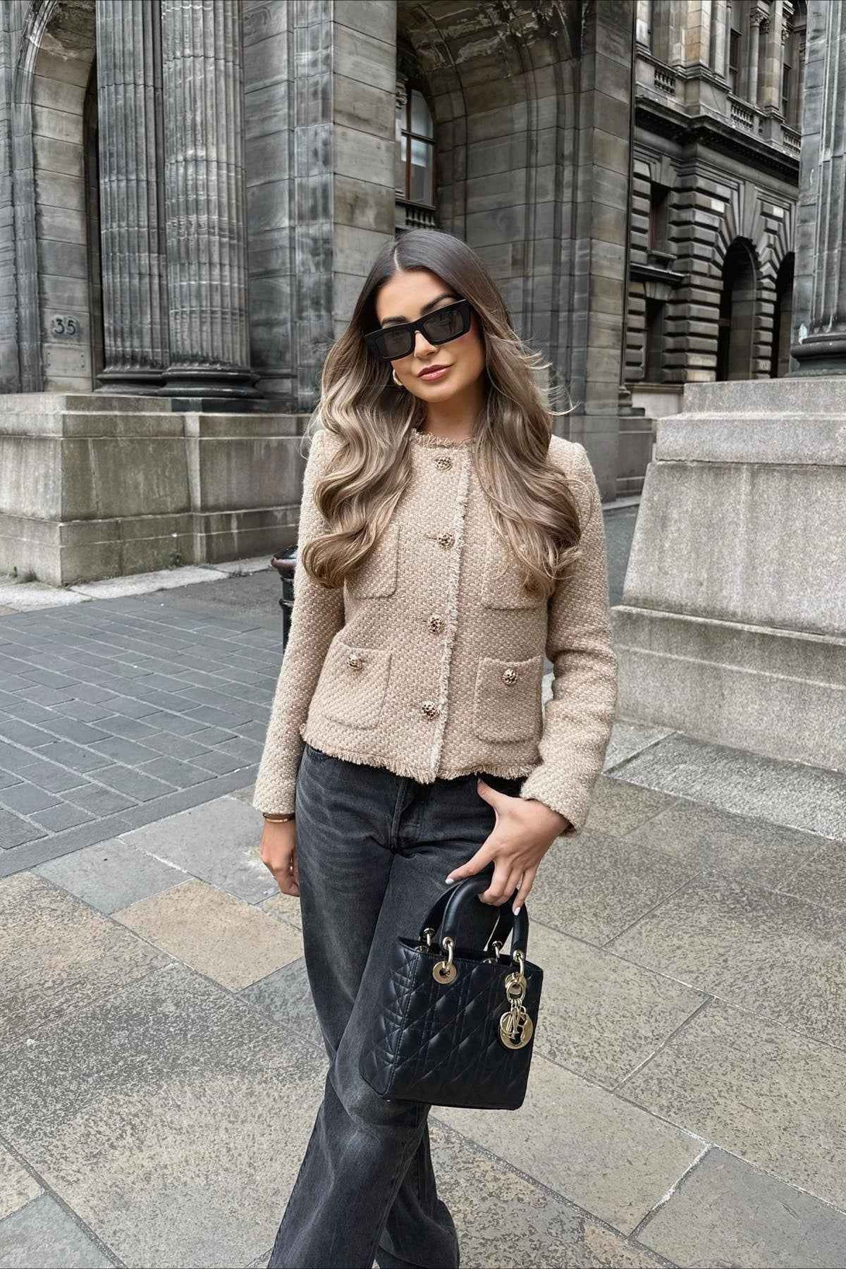 Kurzer Tweedmantel mit einfachem Knopfloch