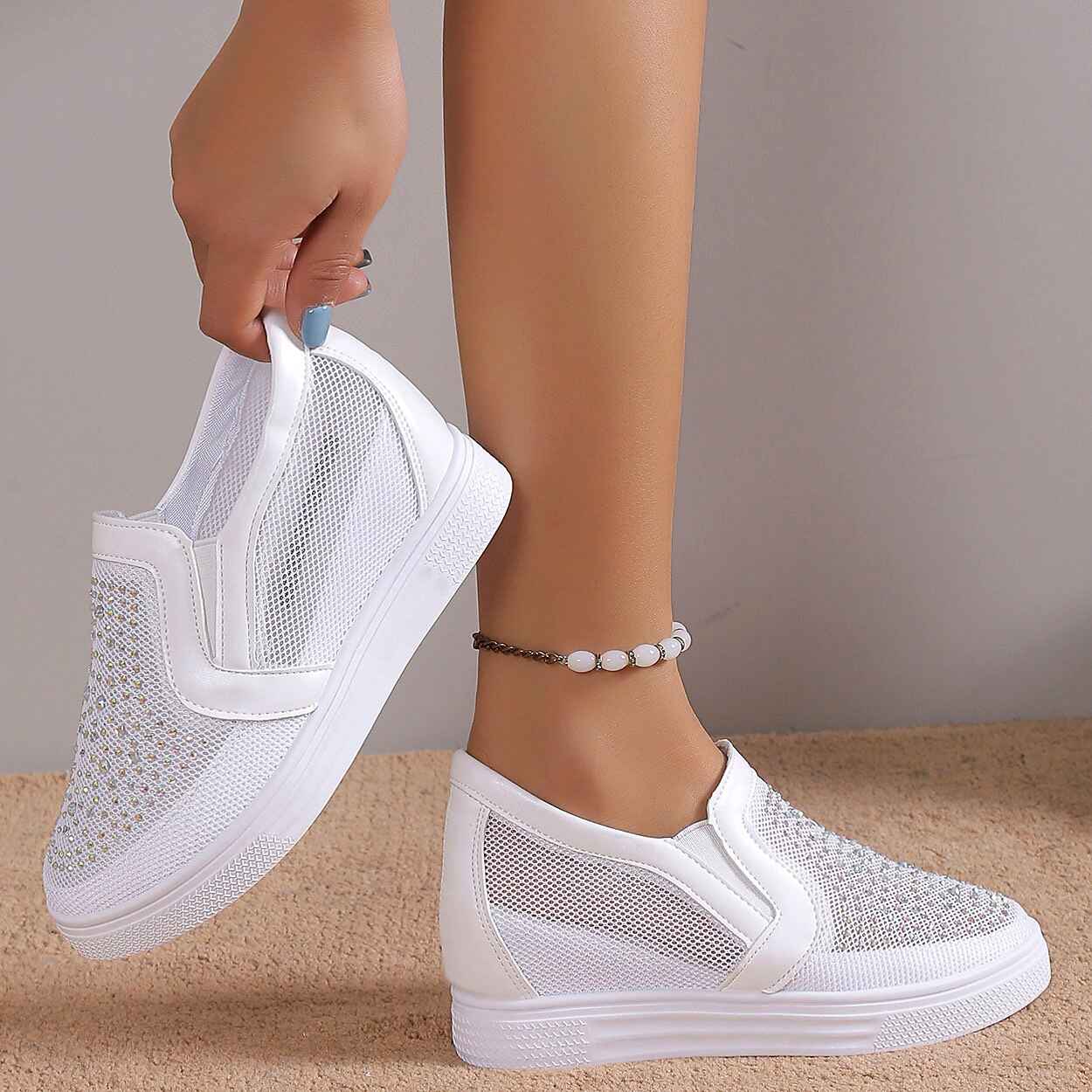 Damen-Sneaker mit weißen Kristallverzierungen