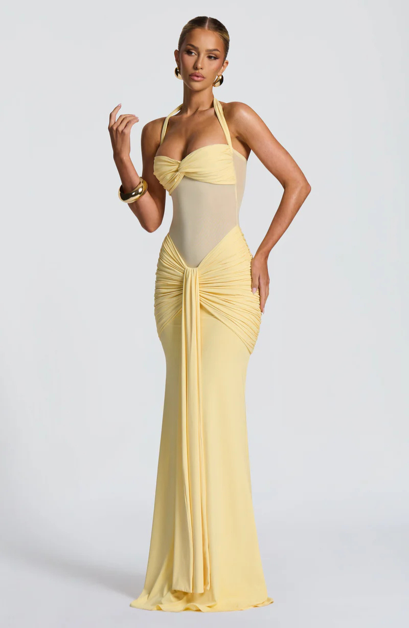 Sirenen-Sanduhr-Abendkleid — Betörende Silhouette, Zeitloser Glamour