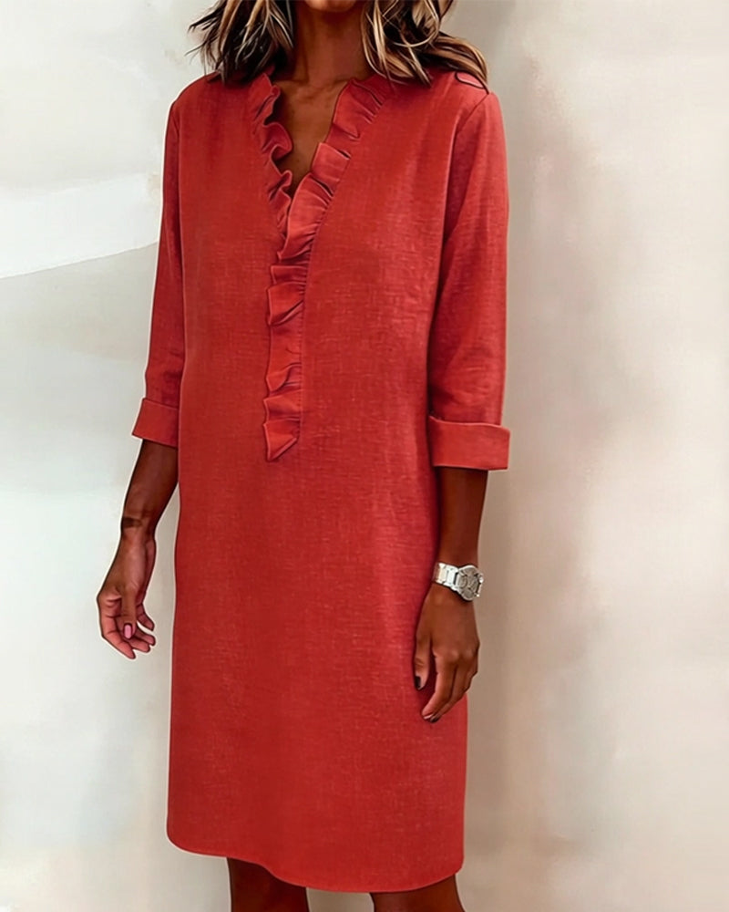 Sommerkleid mit V-Ausschnitt, Rüschen und Leinen-Baumwolle