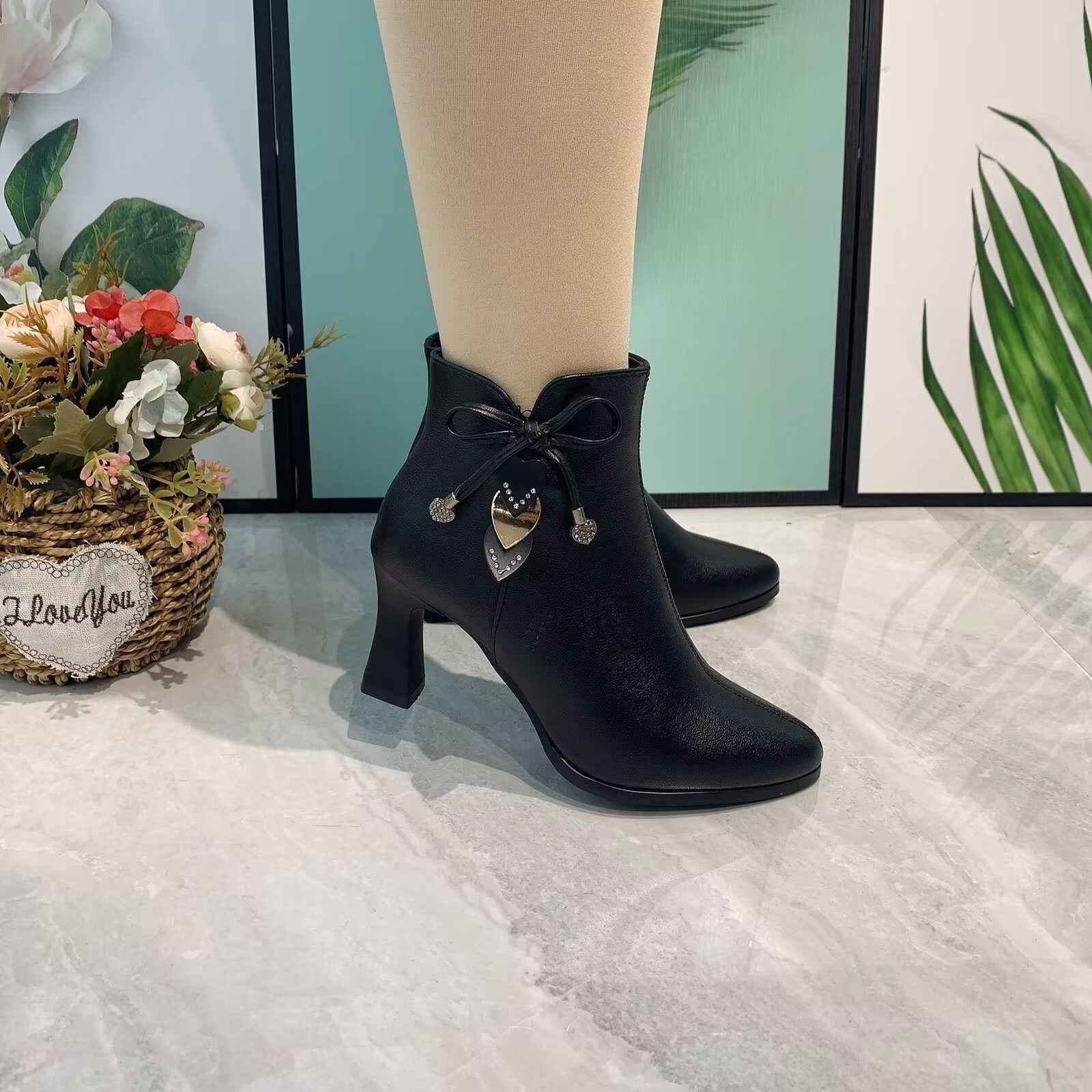 Elegante spitze Ankle-Boots mit stilvoller Schleifenverzierung