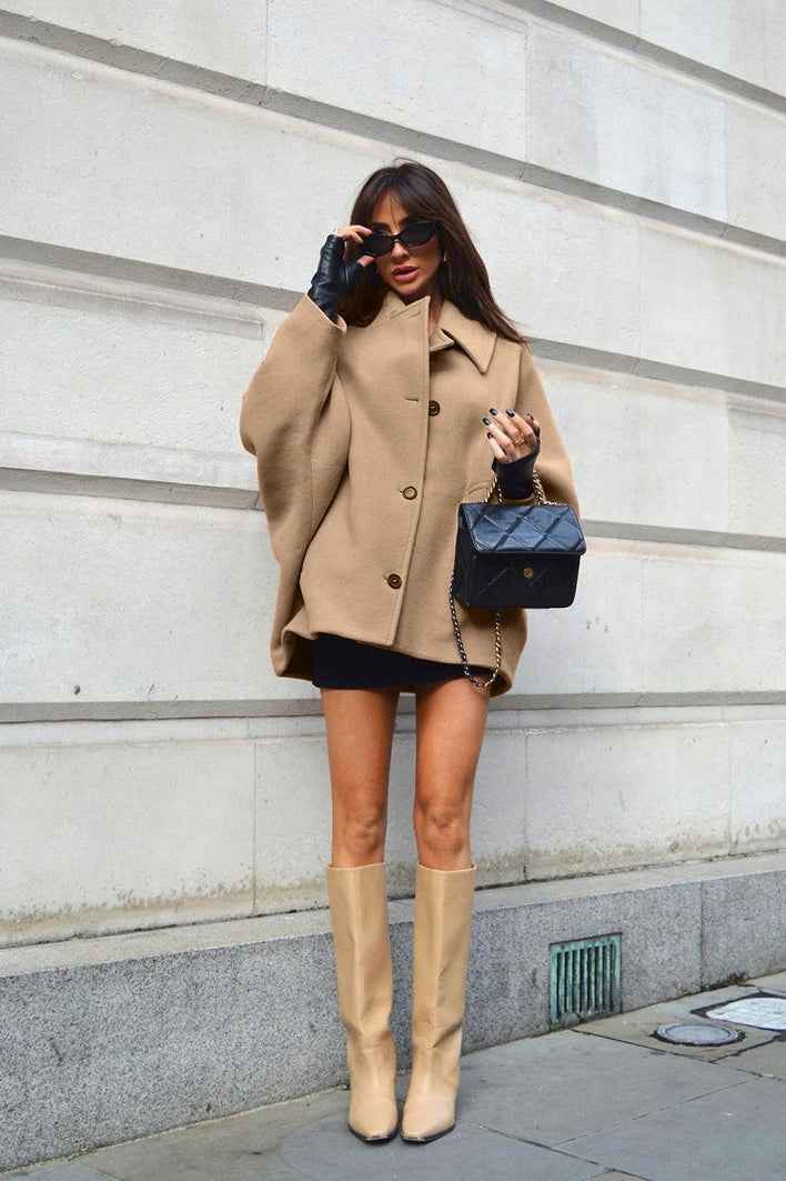 Woll-Schal mit Lampenschirm-Ärmeln für einen eleganten und bequemen Stil