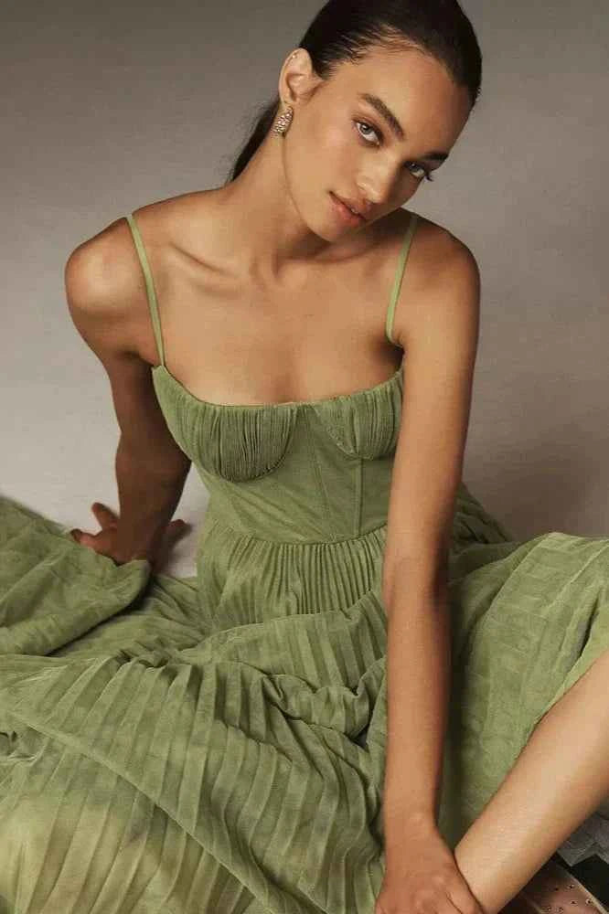 Isabella Falten-Tüll-Midi-Kleid – Elegant, Fließend & Zeitlos