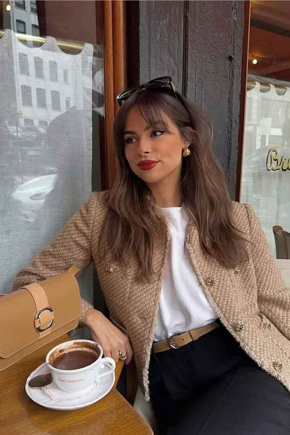 Kurzer Tweedmantel mit einfachem Knopfloch