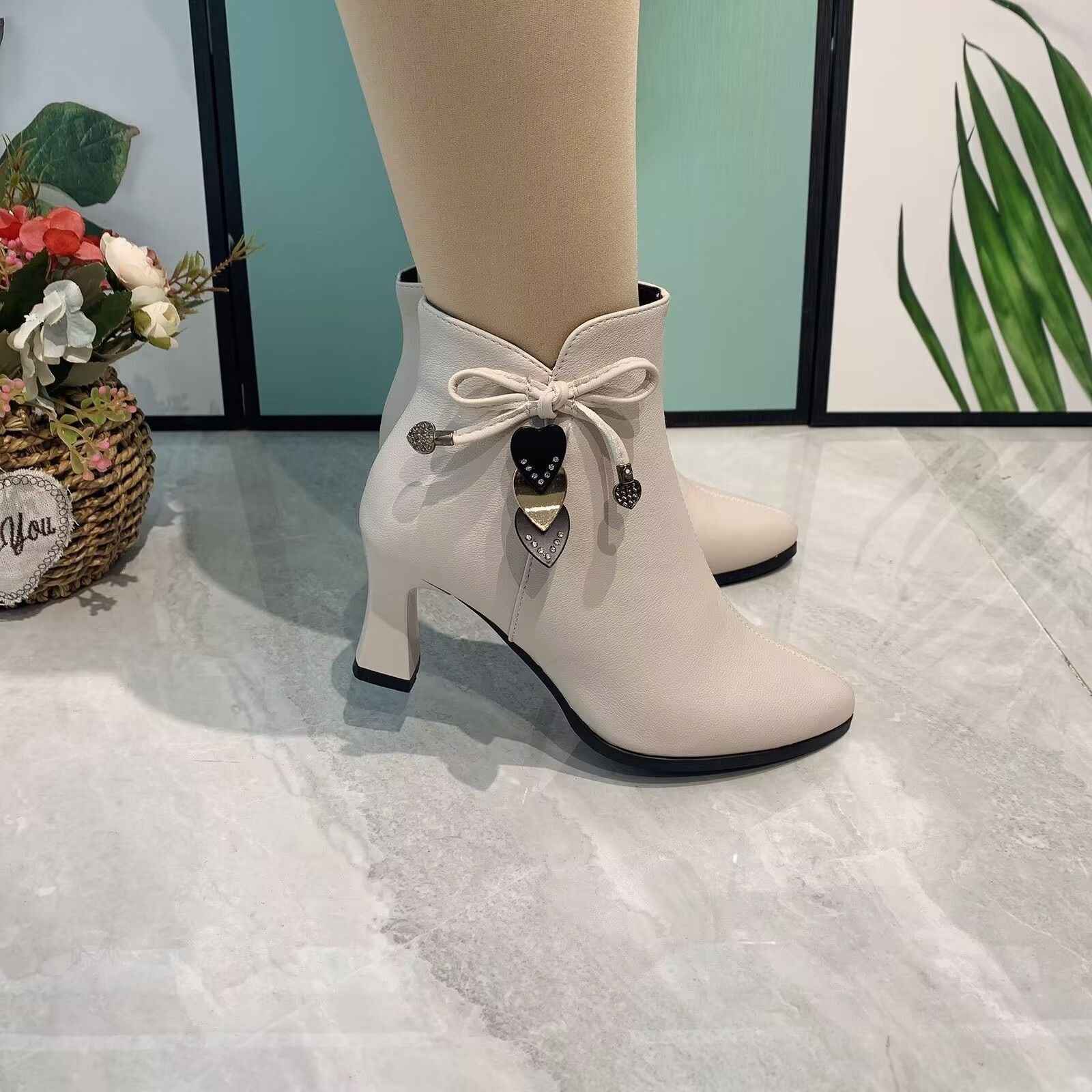 Elegante spitze Ankle-Boots mit stilvoller Schleifenverzierung