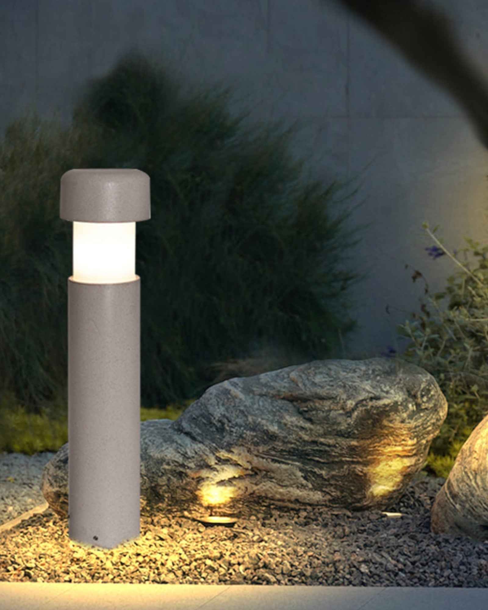 Außenlampe aus Metall mit warmem LED-Licht