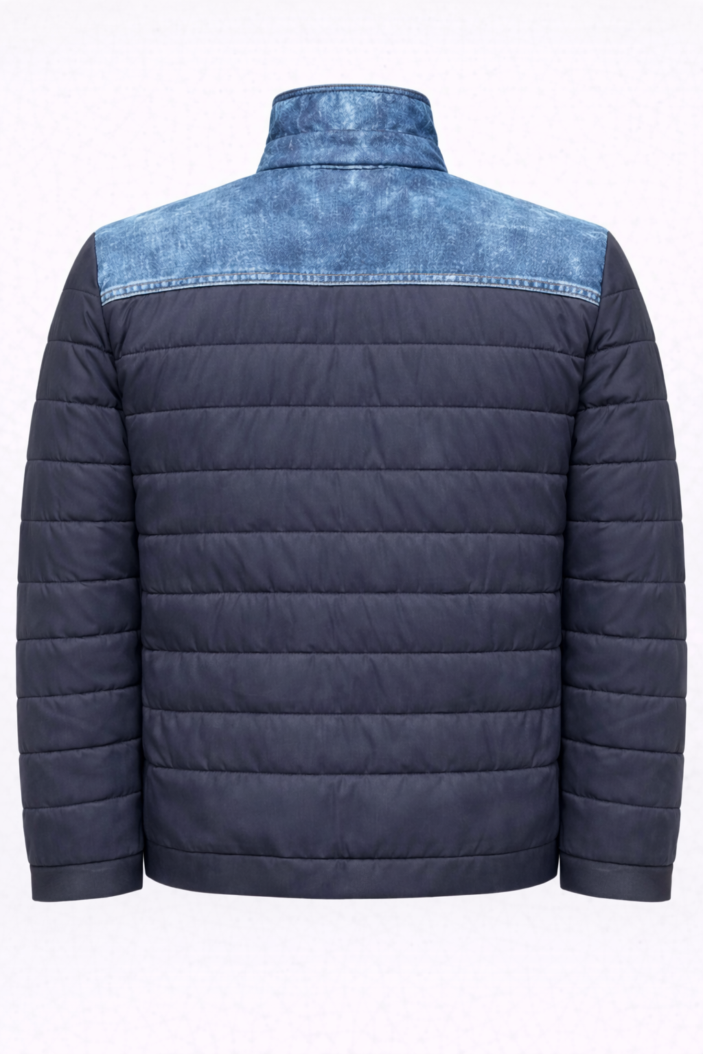 Jacke im klassischen Denim-Look mit doppelter Lage – zeitloser Stil und zusätzlicher Komfort