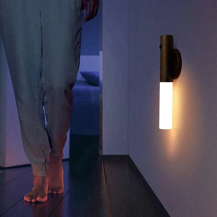 Bewegungsmelder LED Lampe aus Holz 5