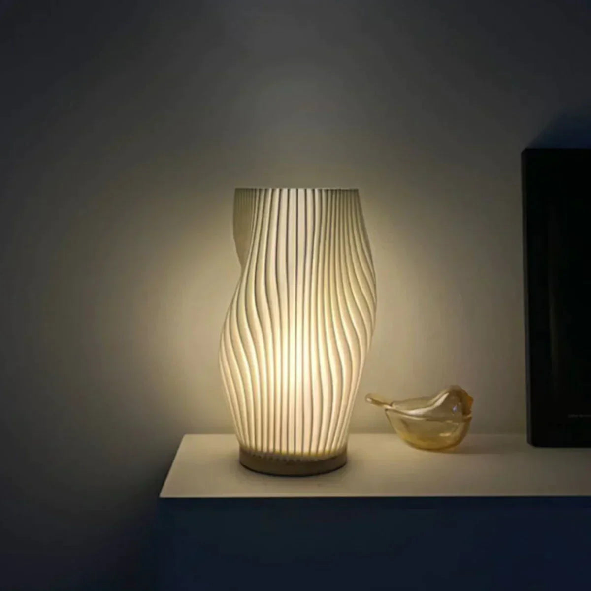 Wellenkamm-Lampe - Einstellbare Helligkeit mit Wellenmuster, modernes schickes Dekor für Ihr Zuhause