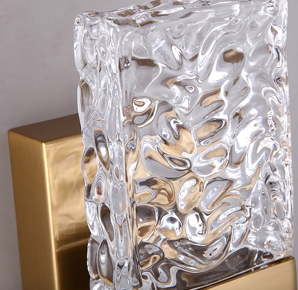 AuraCrystal – Elegante moderne Kristall-Wandlampe