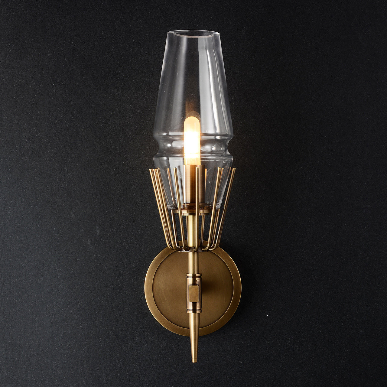 Orelia - Vintage Schlossstil LED-Wandlampe aus Kupfer und Glas für eine bezaubernde Atmosphäre