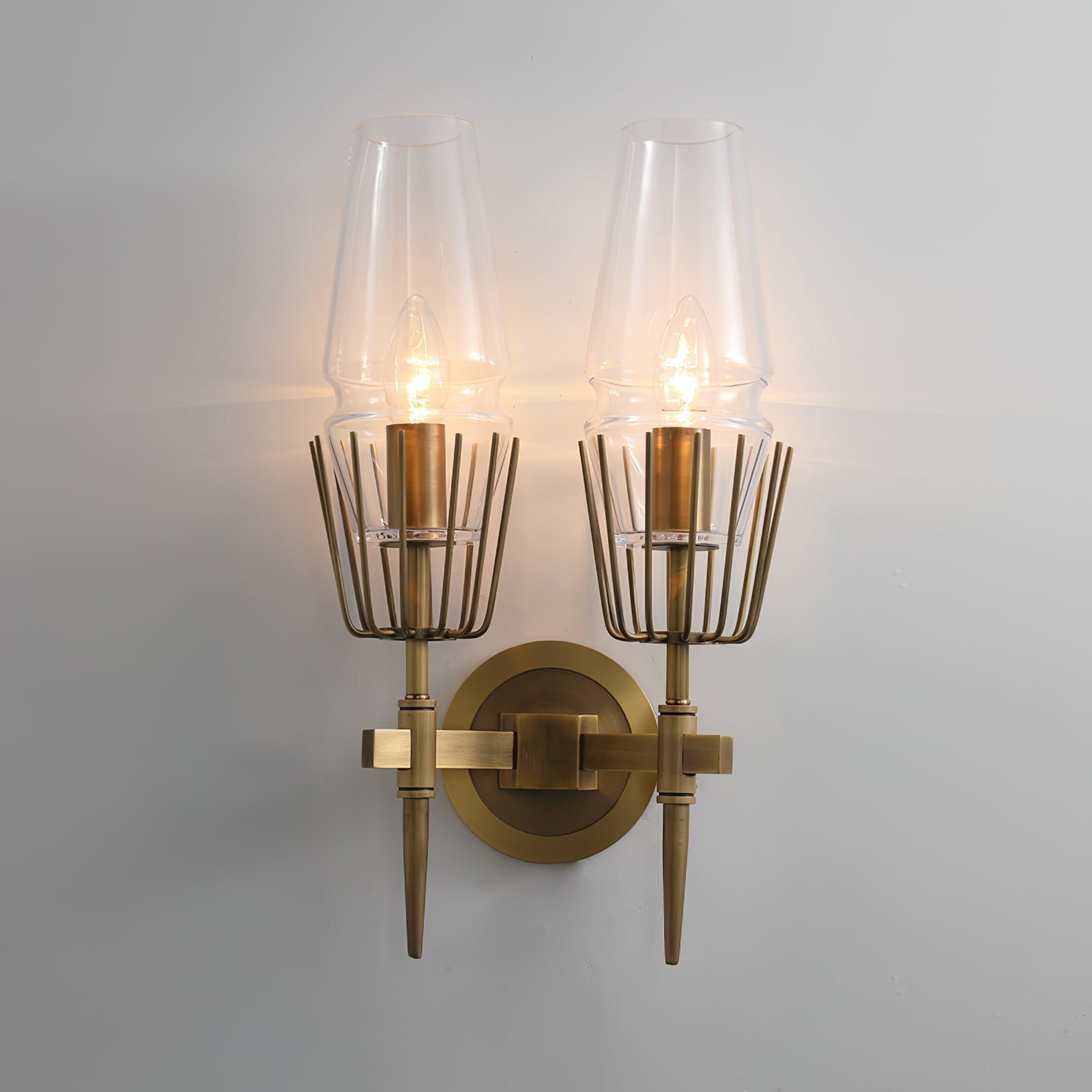 Orelia - Vintage Schlossstil LED-Wandlampe aus Kupfer und Glas für eine bezaubernde Atmosphäre