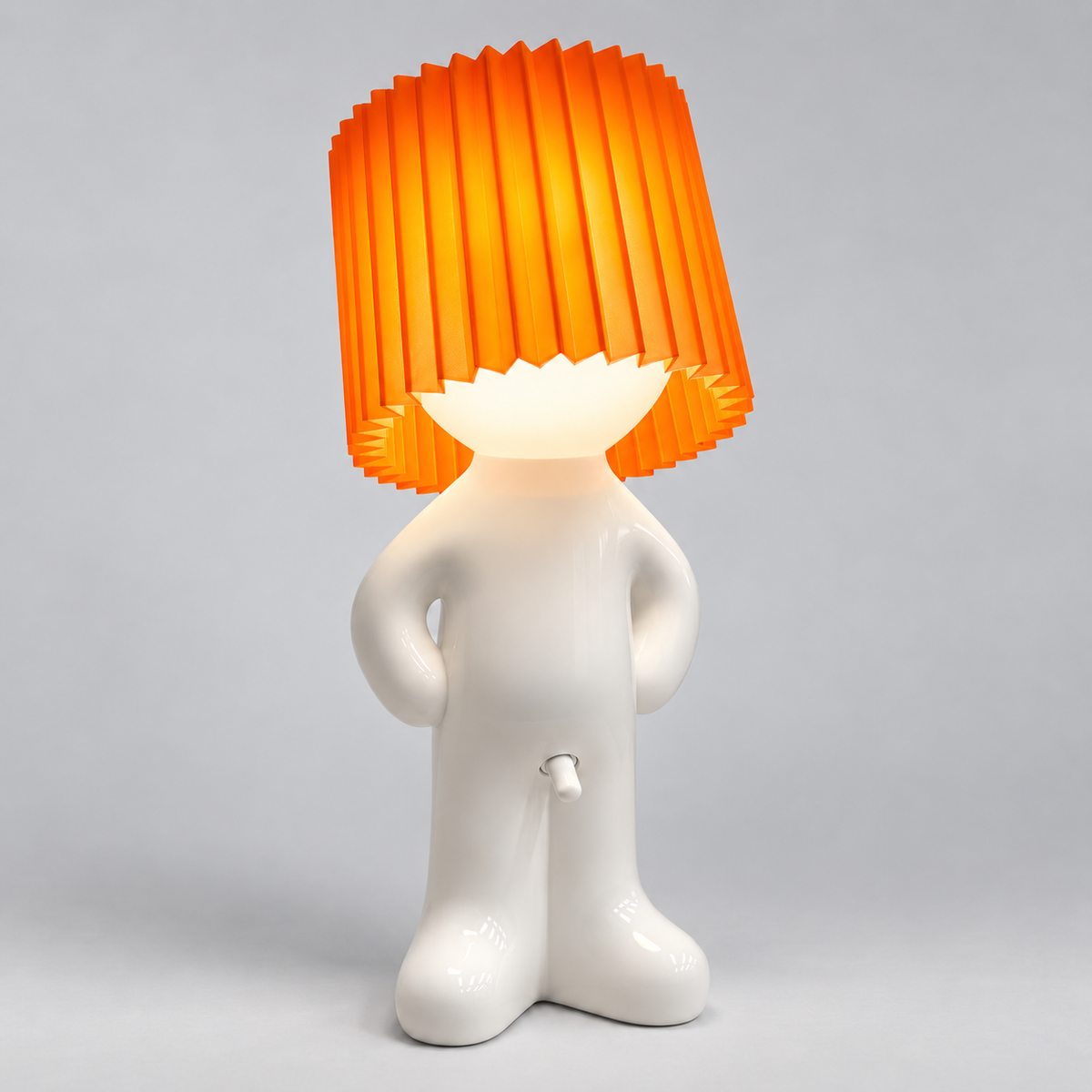 Tischlampe Figur - Dekoratives Design mit Plisseeschirm und LED